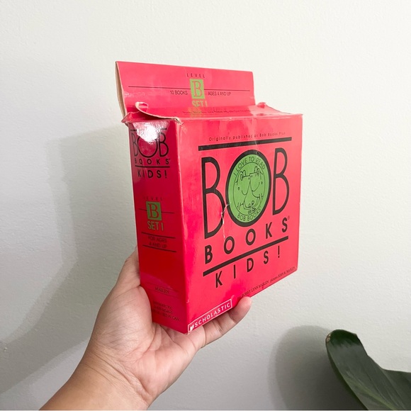 Bob Books Readers Level B Set Missing 2 Includes 3 from Level A Scholastic - Picture 3 of 4